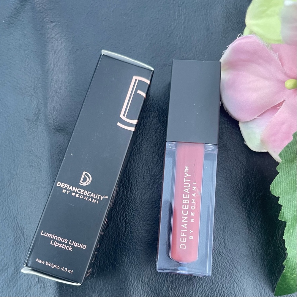 Luminous Liquid Lipstick color • Warrior •
